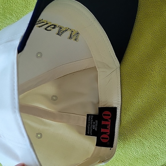 Michigan University wolverines snapback hat - Picture 4 of 4